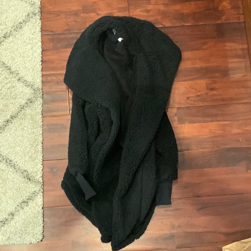 GILI brand new hooded Yellowstone Dutton ranch Sherpa